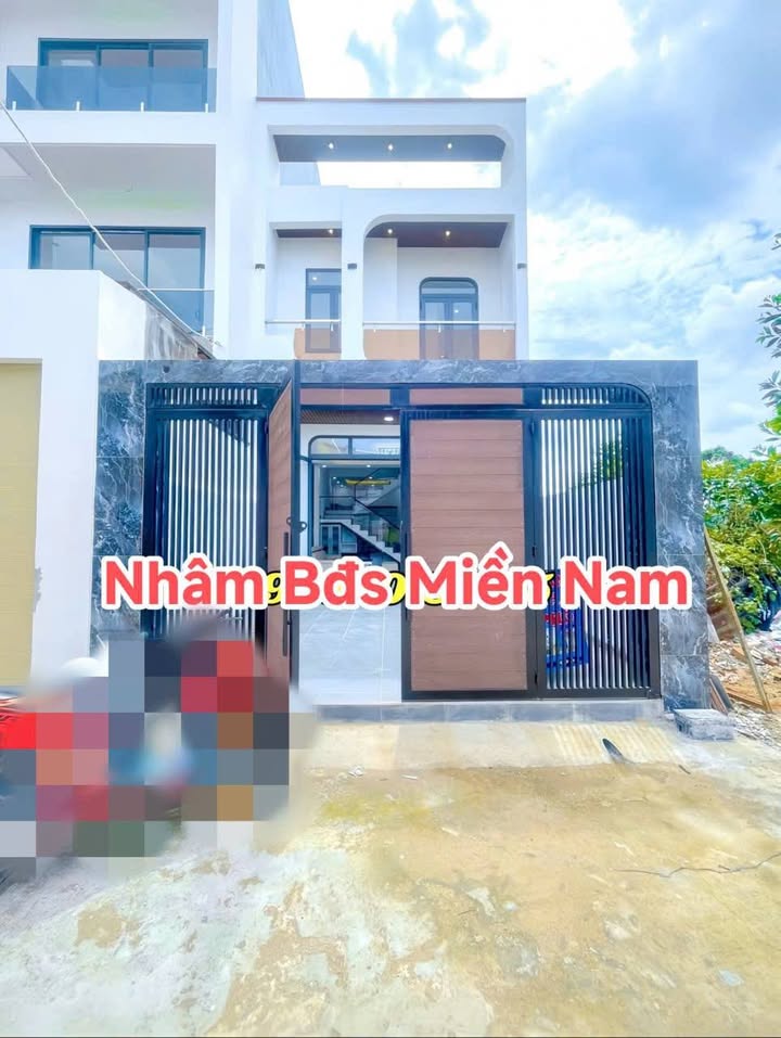 Nhà phố Tân Đông Hiệp Dĩ An 100m² giá 3 tỷ - Sổ hồng chính chủ, thiết kế hợp lý!