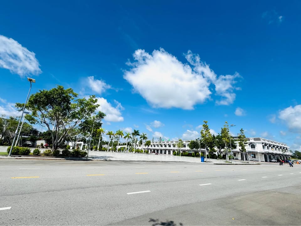 Nhà trệt lầu mặt tiền đường số 4 - Sóc Trăng, 115m² giá chỉ 3.5 tỷ!