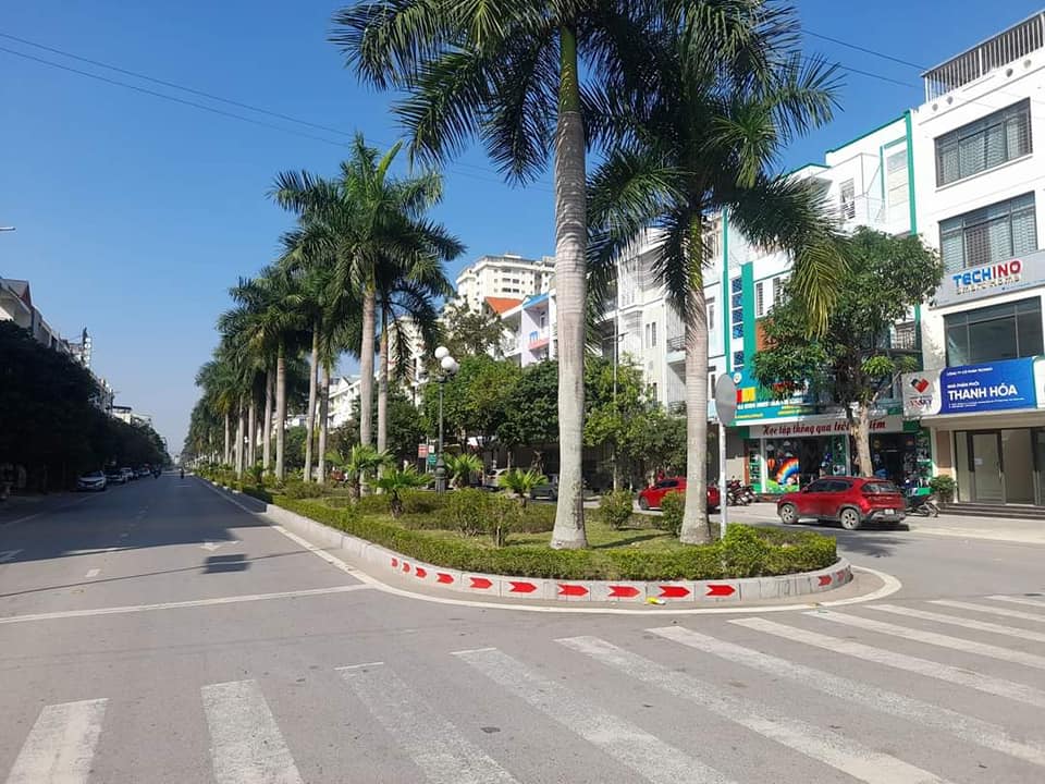 Nhà mặt tiền Lạc Long Quân, 87m² giá 8 tỷ - Vị trí kinh doanh đắc địa!