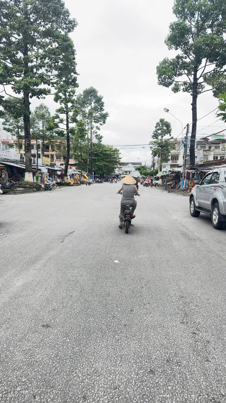 Nhà liền kề mặt tiền đường Nguyễn Chi Phương, Rạch Giá, 283.5m² giá 21.5 tỷ - Đầu tư sinh lời lý tưởng!