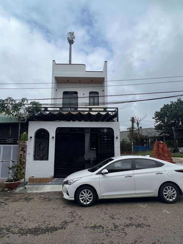 Nhà Tân Xuân 100m² giá 2 tỷ - Gần Nguyễn Huệ, sẵn sàng vào ở!