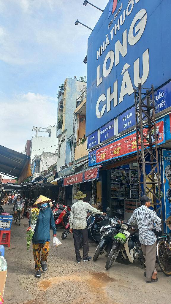 Nhà mặt tiền chợ Nguyễn Sơn, quận Tân Phú, 126m² giá 15.8 tỷ - Đầu tư sinh lời ngay!