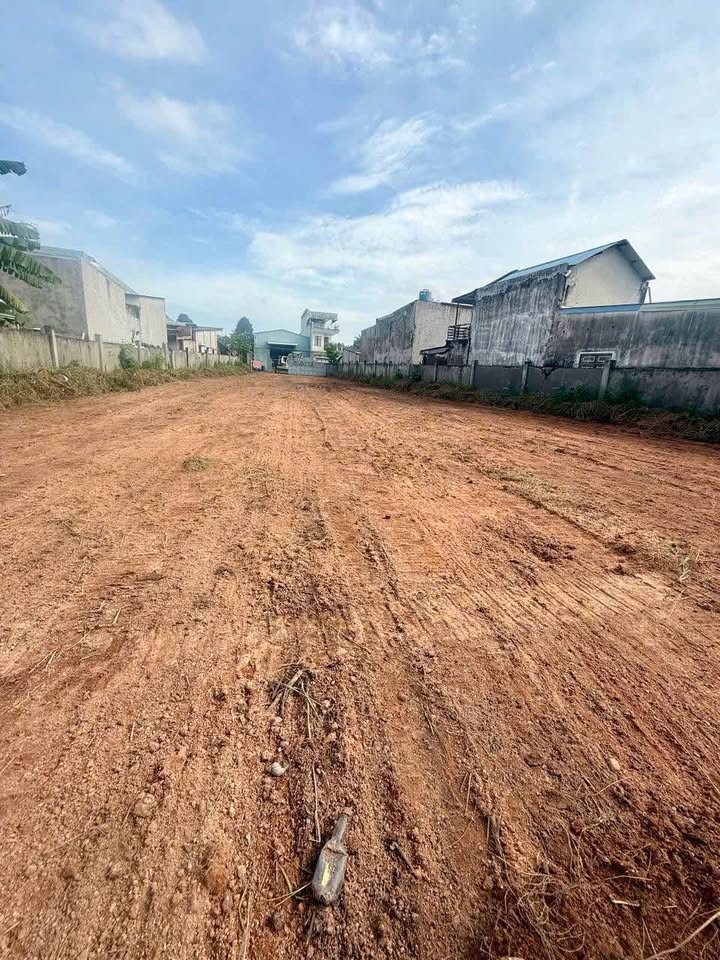 Đất thổ cư 600m² Tân Khánh, Tân Uyên 1093m² giá 10.4 tỷ - Tiềm năng phát triển lớn!