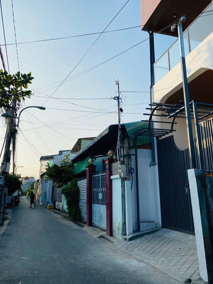 Nhà lầu mặt tiền nhựa P5 Mỹ Tho 89m² giá 4.8 tỷ - Cơ hội kinh doanh tuyệt vời!