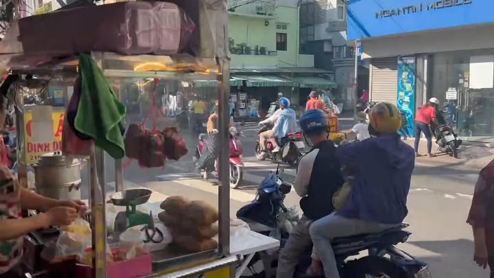 Cho thuê mặt bằng vỉa hè 220 Ngô Quyền, Q10 - Phù hợp kinh doanh nhỏ