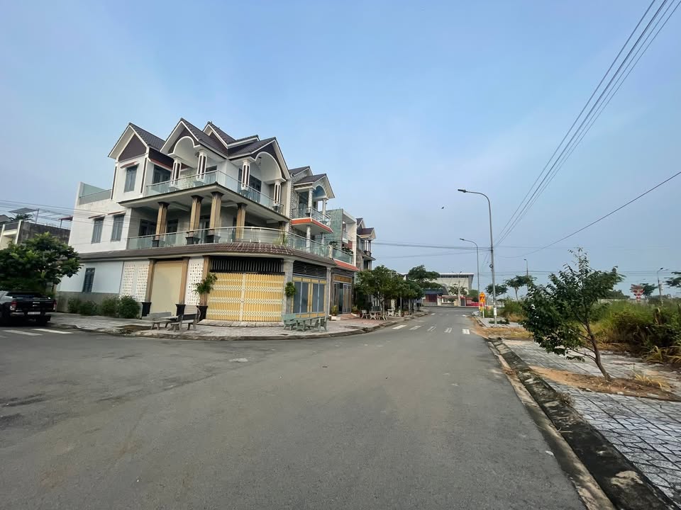 Đất nền Trảng Bom 10m² giá 1.8 tỷ - Sổ đỏ chính chủ, phù hợp kinh doanh!