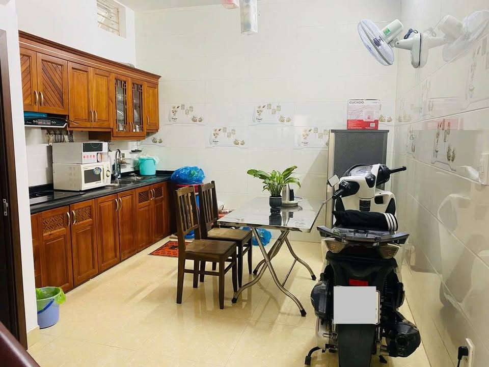 Nhà bán xóm Trung, Đằng Giang, 48.6m² giá 2.66 tỷ - Sân cổng riêng thoáng mát!