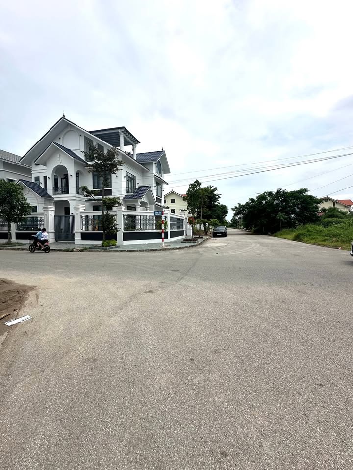 Đất biệt thự Anh Dũng 7, Hải Phòng 300m² giá 6 tỷ - Vị trí vàng tiềm năng!