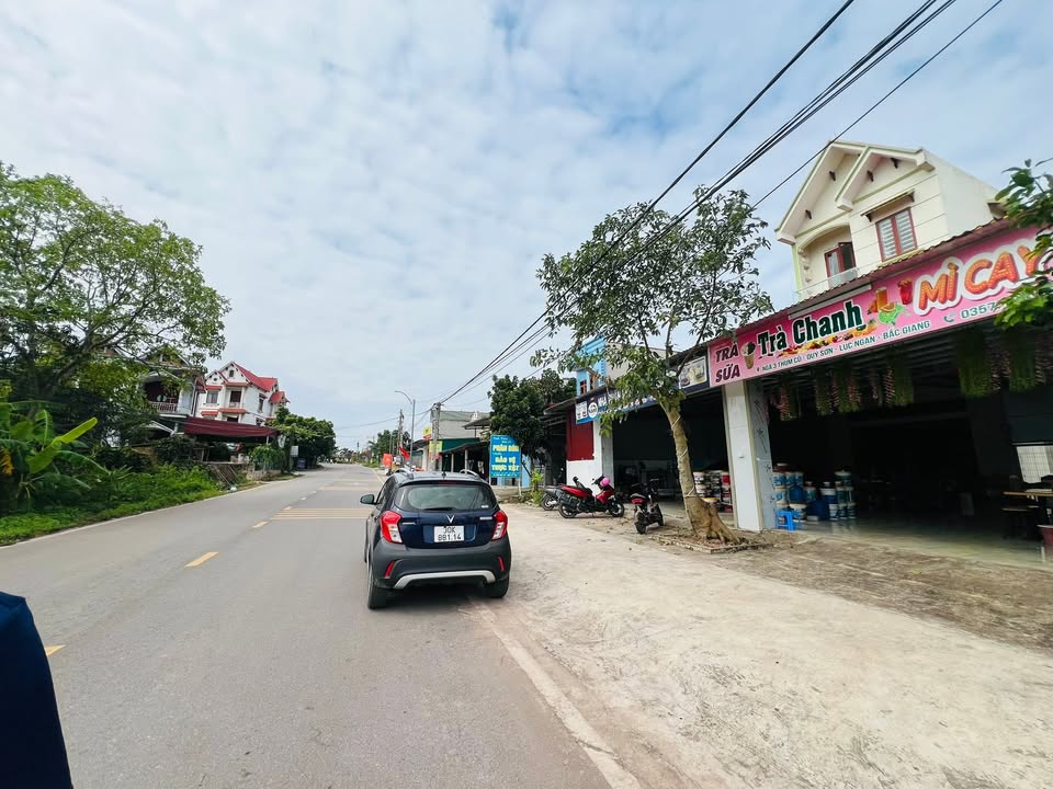 Đất nền trung tâm Thôn Thum Cũ, Lục Ngạn 101m² giá chỉ 1 tỷ - Kinh doanh sầm uất!