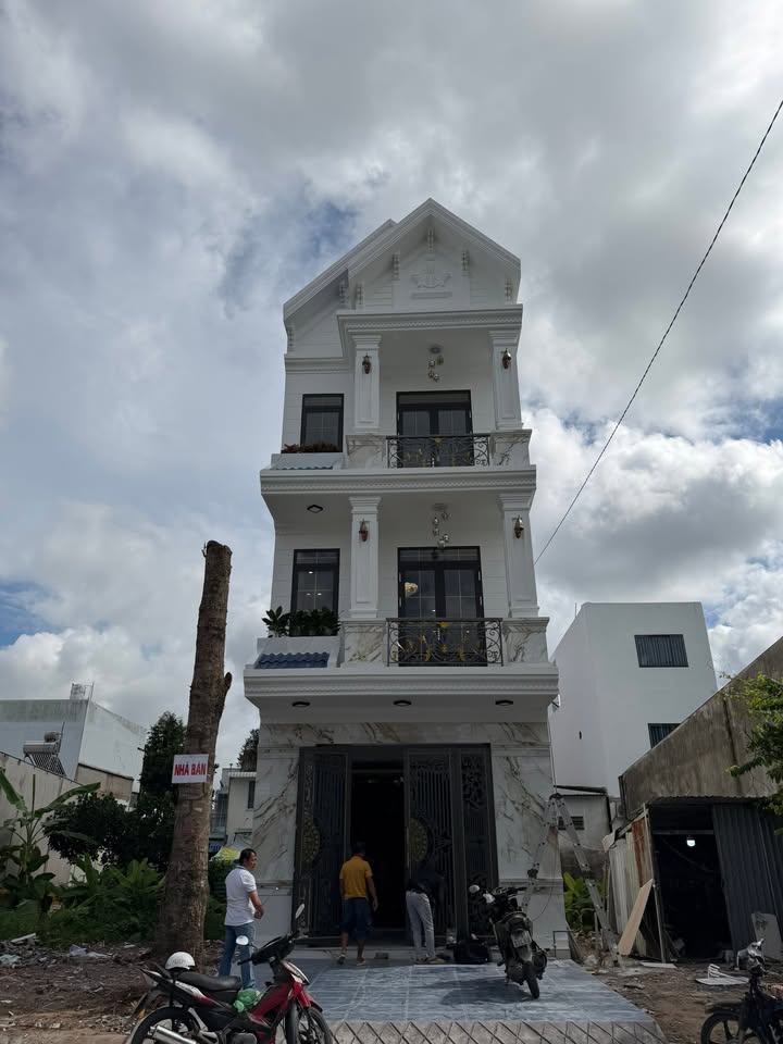 Nhà phố KDC Hồng Loan Cần Thơ 250m² giá 5.95 tỷ - Sẵn sàng vào ở ngay!