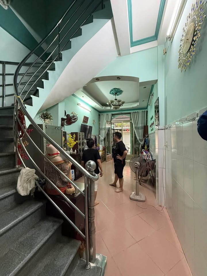 Nhà hẻm xe hơi Dương Bá Trạc, P Chánh Hưng 39m² giá 7 tỷ - Pháp lý rõ ràng, chính chủ!