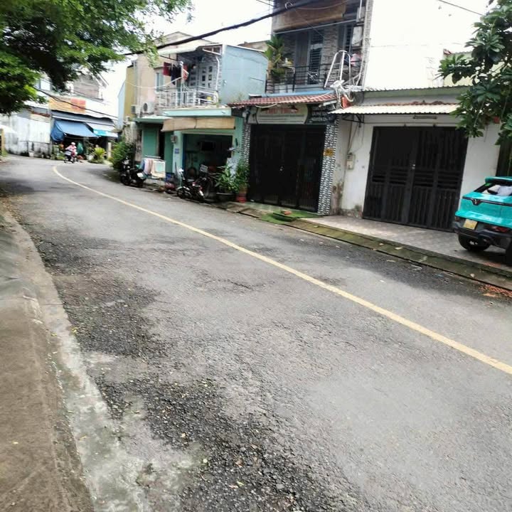 Đất thổ cư Hóc Môn 85m² giá 5 tỷ - Mặt tiền đường Đông Thạnh 6, sổ hồng riêng!