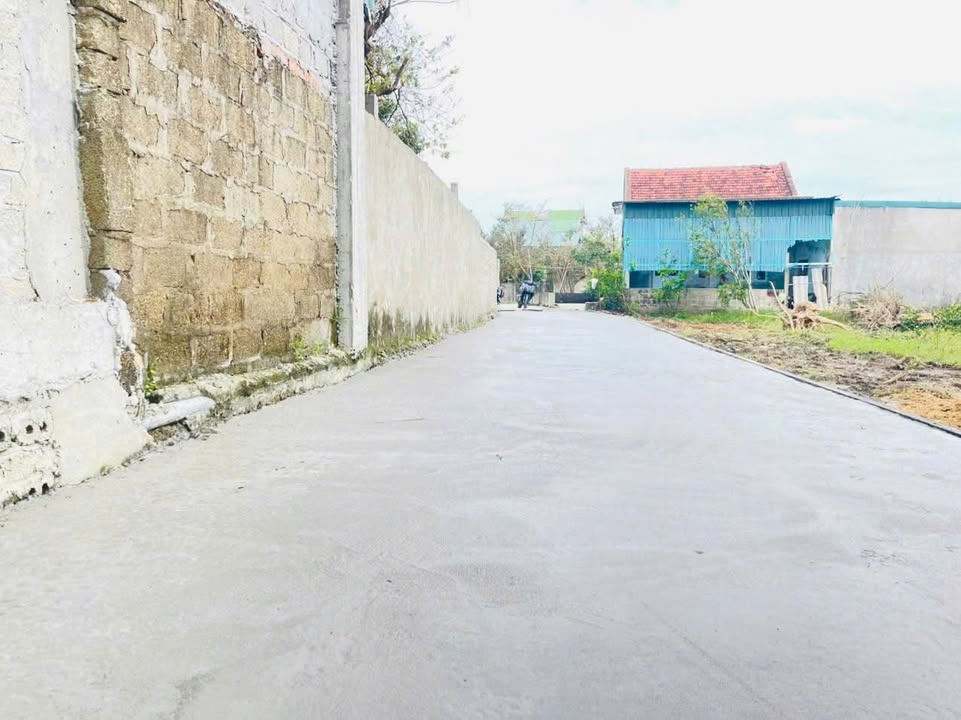 Đất nền Nghi Trung 140m² giá 700 triệu - Sở hữu ngay bìa đẹp!