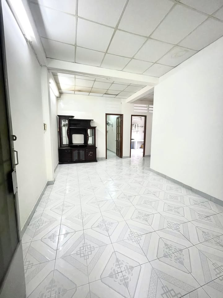 Căn hộ 2 phòng ngủ chung cư 208 Nguyễn Gia Trí, Bình Thạnh 62m² giá 7 triệu - Mát mẻ, thoáng đãng!