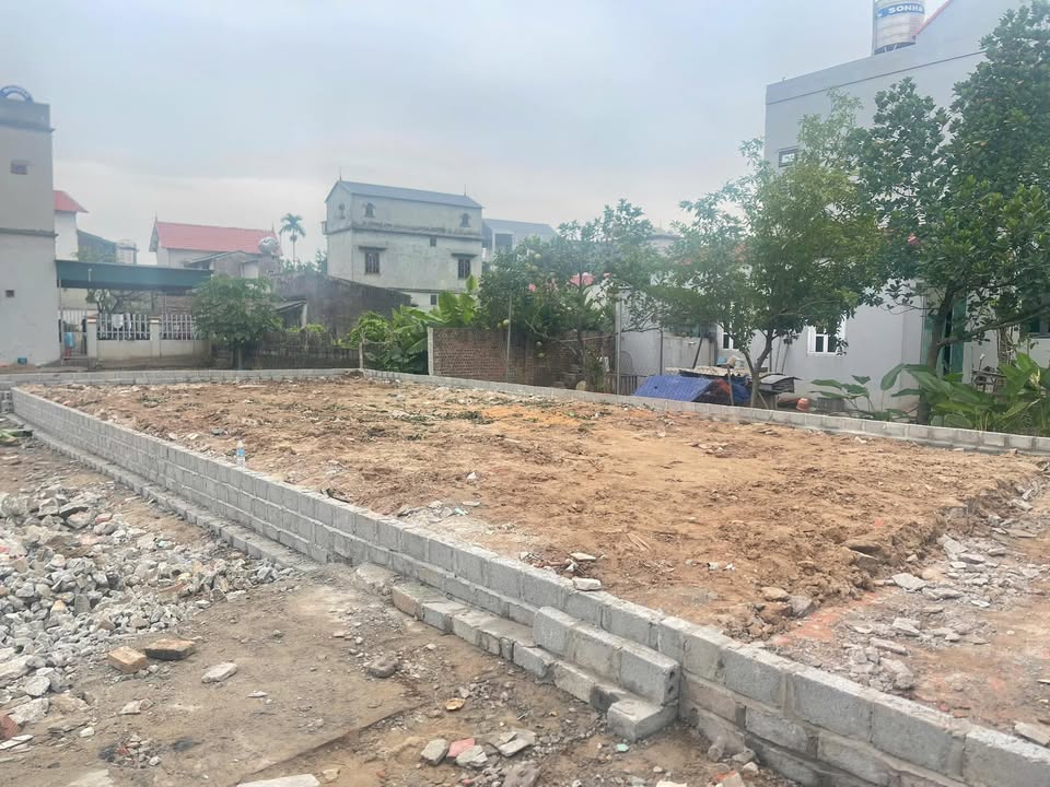 Đất nền Hồng Vân 131m² giá chỉ 2.62 tỷ - Cần bán gấp!