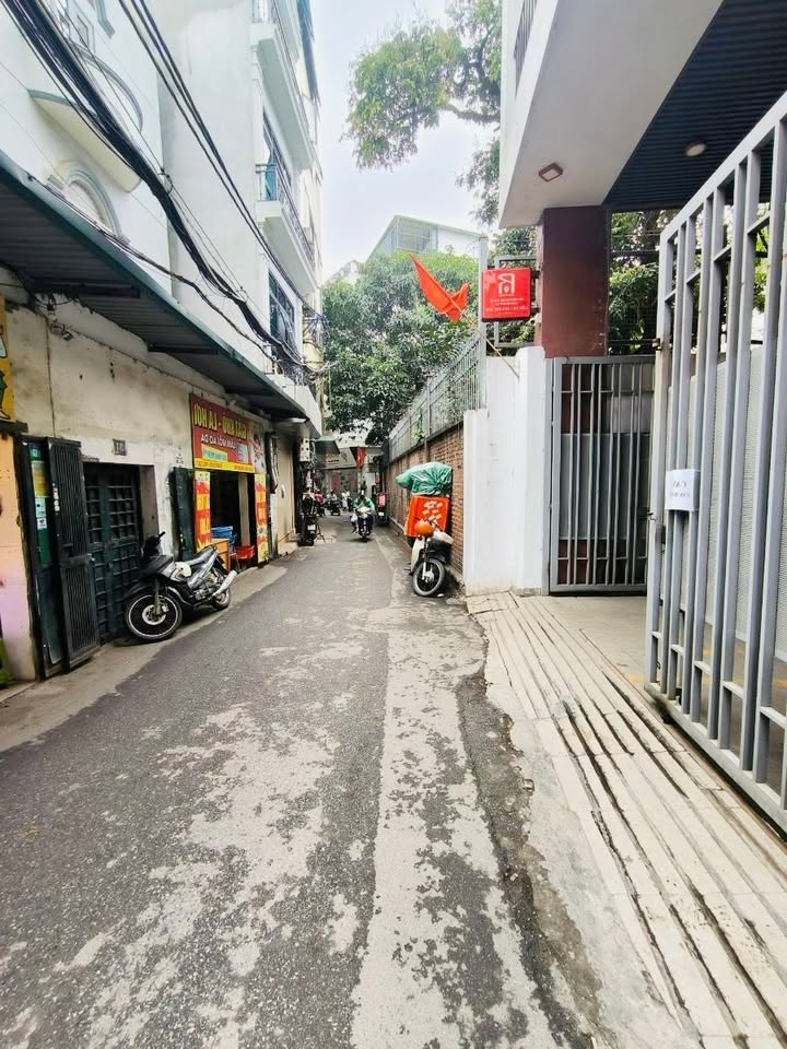 Đất mặt tiền Trần Thái Tông, Cầu Giấy 135m² - Đầu tư sinh lời ngay!