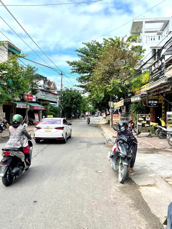 Nhà cho thuê mặt tiền Nguyễn Thụy - 2 tầng, 167m² chỉ 10 triệu/tháng!