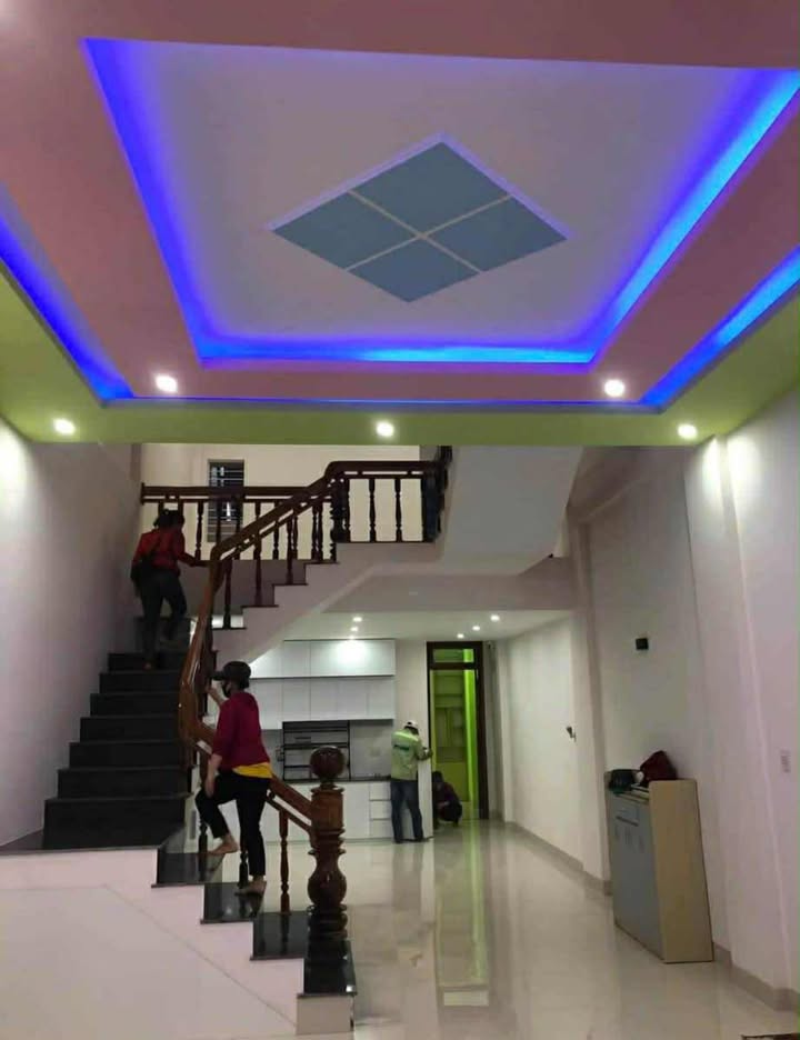 Nhà 2 tầng hẻm Lê Quý Đôn - Quảng Ngãi 130m² giá 2.6 tỷ - Ô tô vào tận nhà!