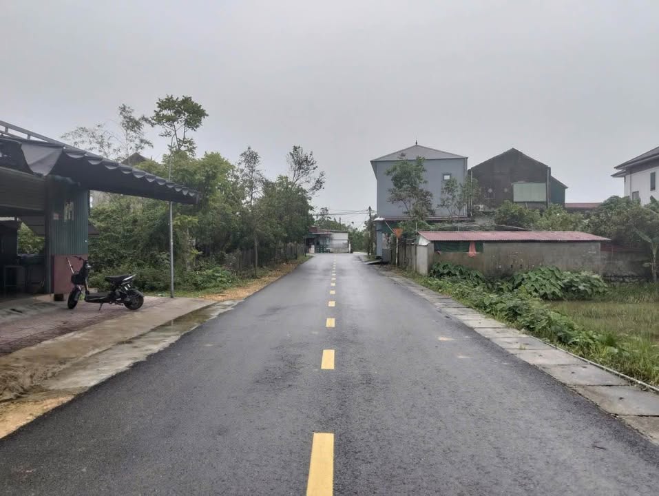 Đất nền Thôn Đông Vịnh, xã Cẩm Vịnh, 180m² - Vị trí đẹp, pháp lý rõ ràng!