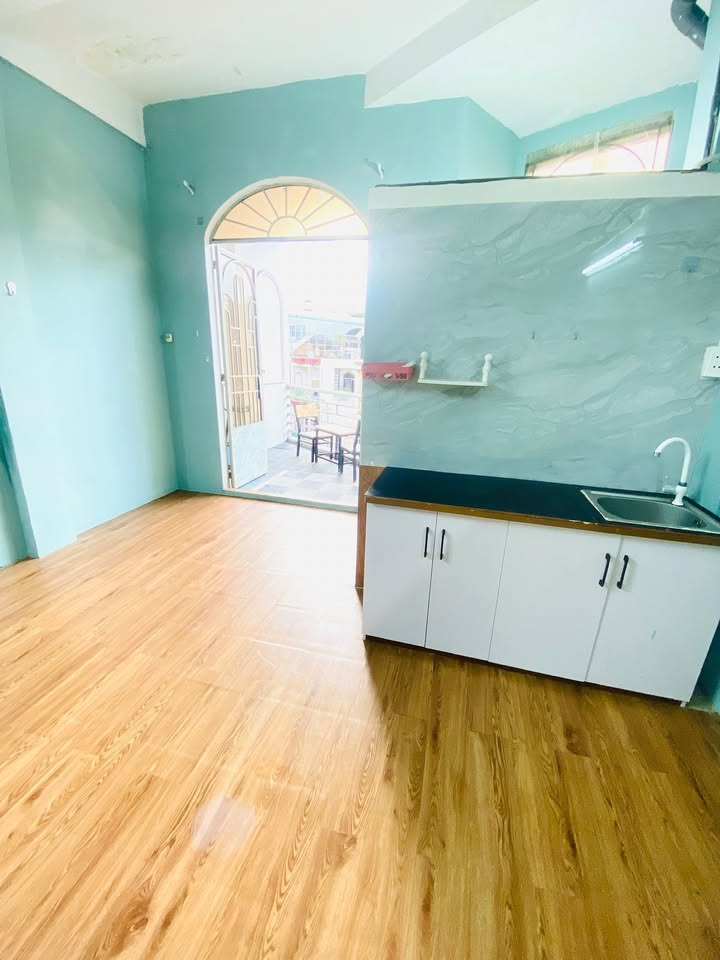 Phòng trọ cho thuê tại Đường Số 11, Quận 6 - Giá chỉ 3.7 triệu/tháng, ban công rộng rãi!