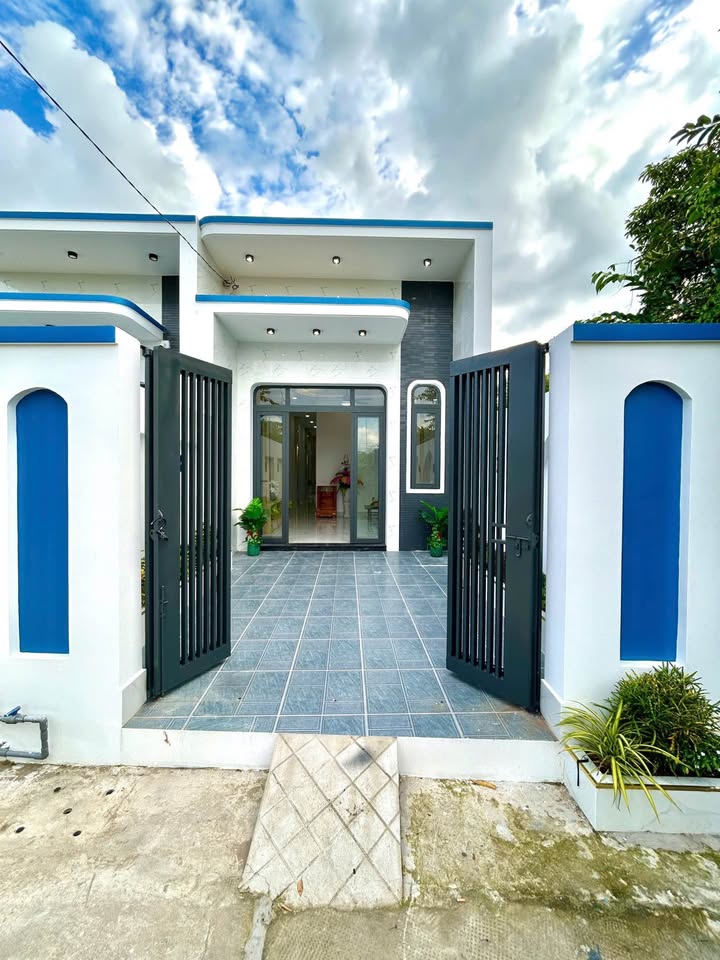 Nhà cấp 4 Long Trạch 108m² giá 1.8 tỷ - Nhà mới hoàn thiện, chính chủ!