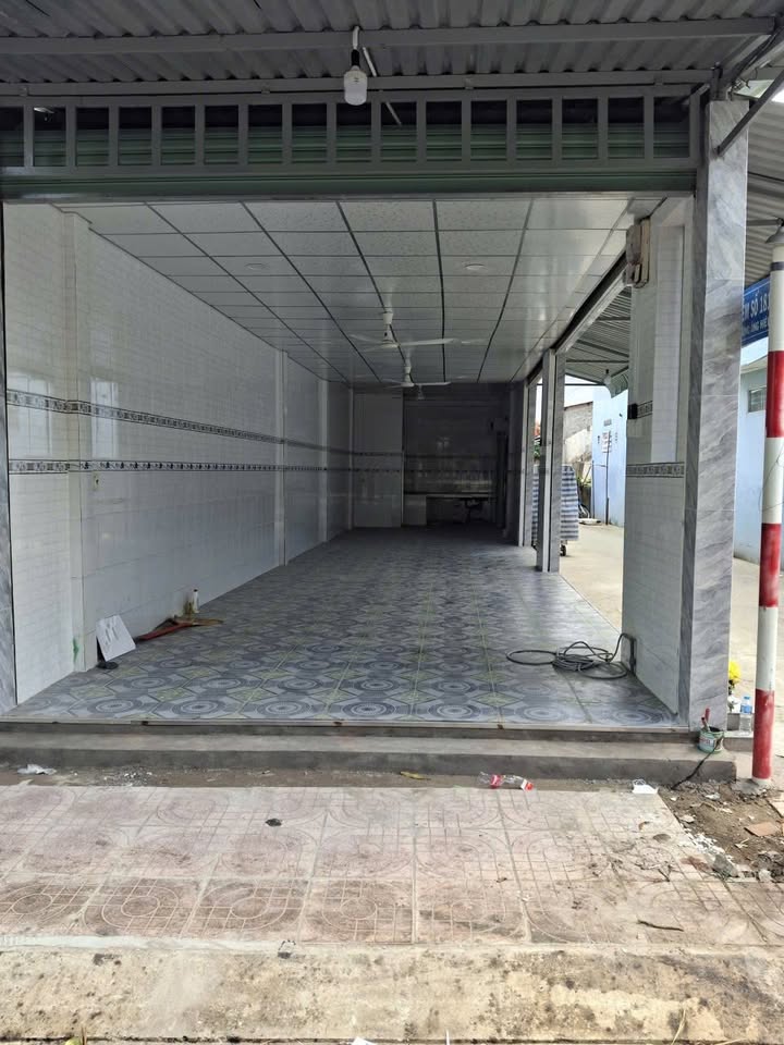 Nhà góc 2 mặt tiền đường Ông Hiệu Cai Lậy 69.7m² giá 3.3 tỷ - Vị trí kinh doanh sầm uất!