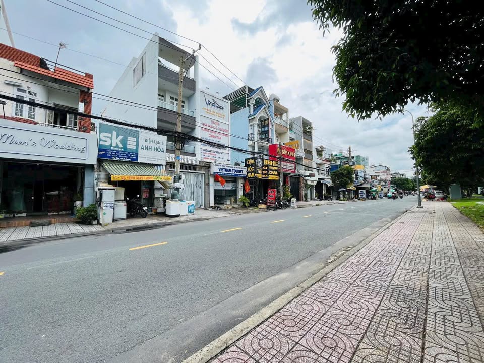 Bán nhà mặt tiền kinh doanh Đường D9, Tân Phú - Diện tích 100m², giá 13.9 tỷ - Sẵn sàng đầu tư!
