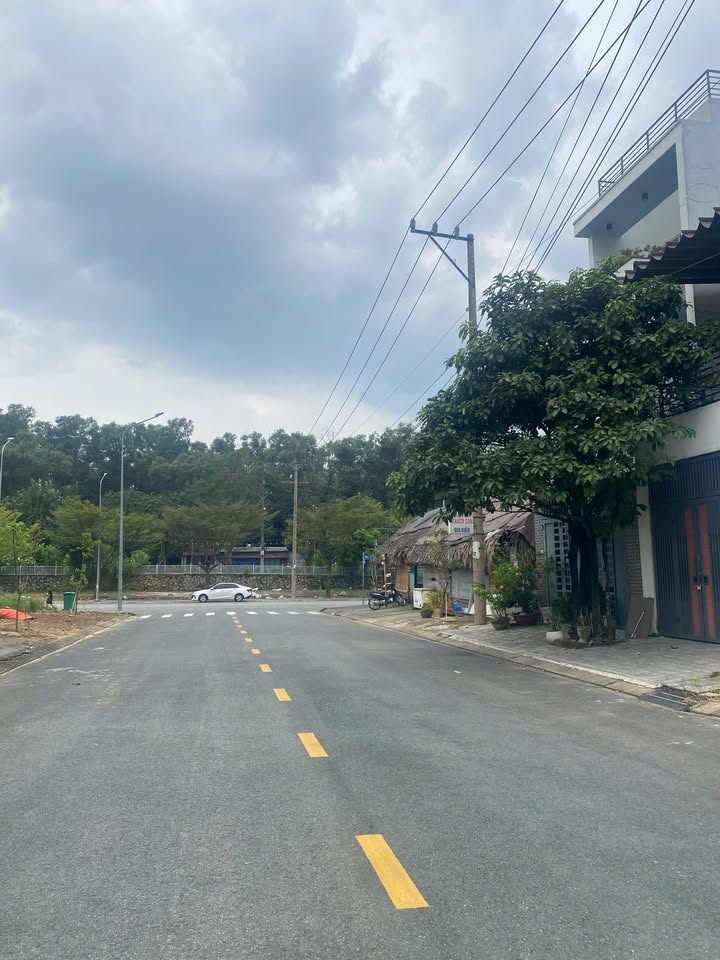 Đất Kinh Doanh Đường Số 16, Tân Uyên, 100m² giá 2.75 tỷ - Bán Gấp!