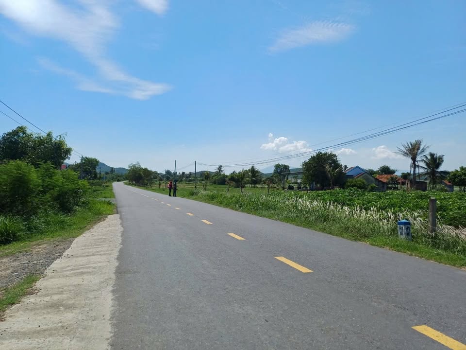 Đất thổ cư Ninh Hòa 12000m² giá chỉ mấy trăm nghìn/m² - Cơ hội đầu tư tuyệt vời!