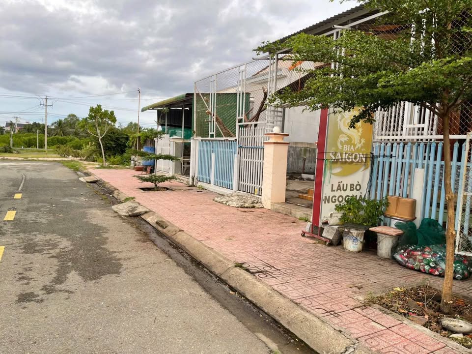 Nhà khu tái định cư Mỹ Lương, Ninh Hòa 212m² giá 3.79 tỷ - Vị trí gần biển lý tưởng!