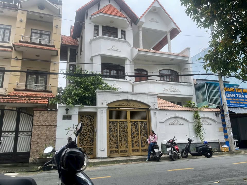 Biệt thự đường Đông Hưng Thuận 17, quận 12, 235m² giá chỉ 18 tỷ - Cơ hội đầu tư tuyệt vời!