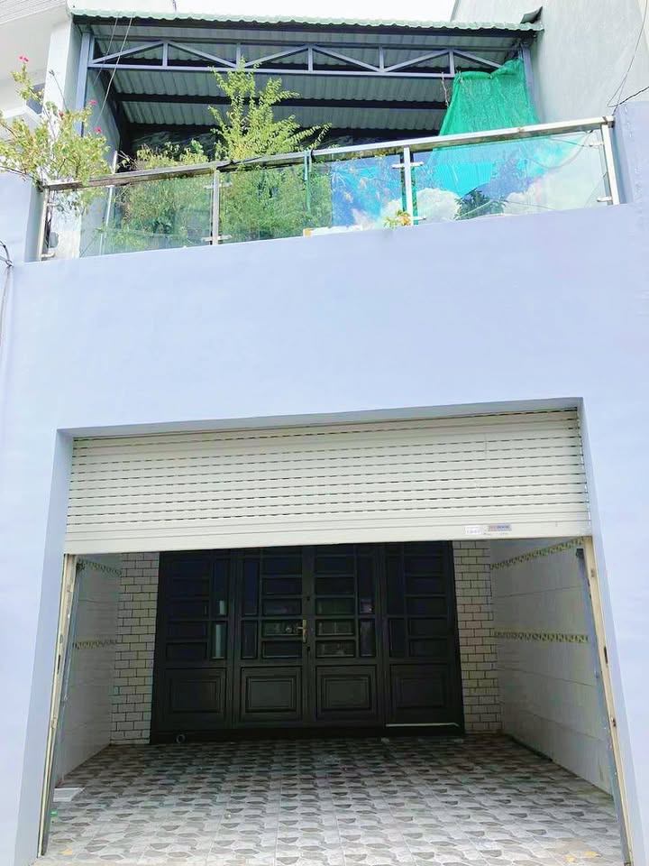 Nhà nguyên căn cho thuê tại Hiệp Thành, Quận 12 - Hẻm ô tô, giá 11 triệu/tháng!