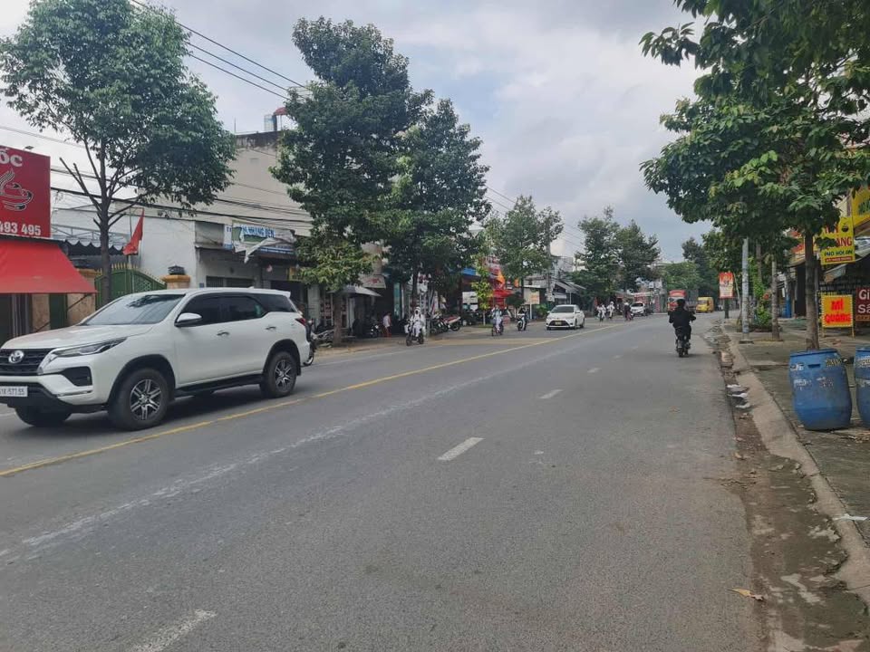 Kho xưởng Dĩ An 240m² giá 7.2 tỷ - Vị trí đắc địa gần trung tâm!