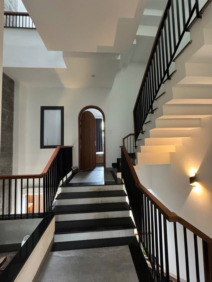 Nhà 4 tầng đẹp tại Khu Mỹ An, Đà Nẵng 108.7m² giá 14.8 tỷ - Thiết kế sang trọng, view sông Hàn