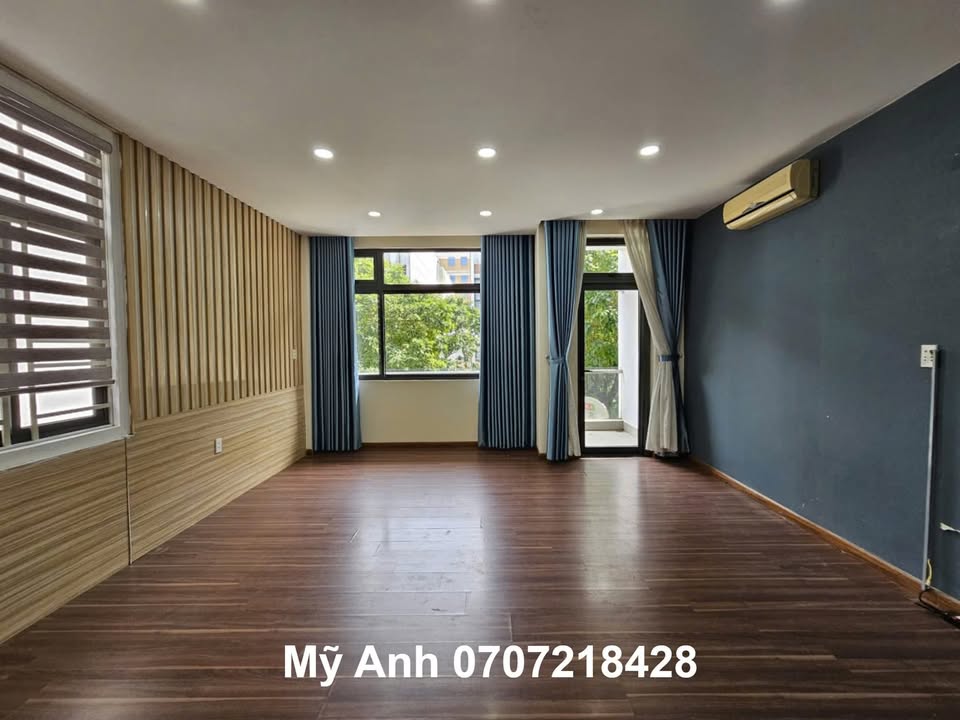 Văn phòng cho thuê KĐT Vạn Phúc City, Thủ Đức 11 triệu - Không gian rộng rãi, sáng sủa!