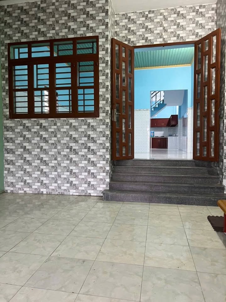 Nhà lầu Tân Thông Hội Củ Chi 100m² - Vị trí đẹp, nhiều tiện ích!