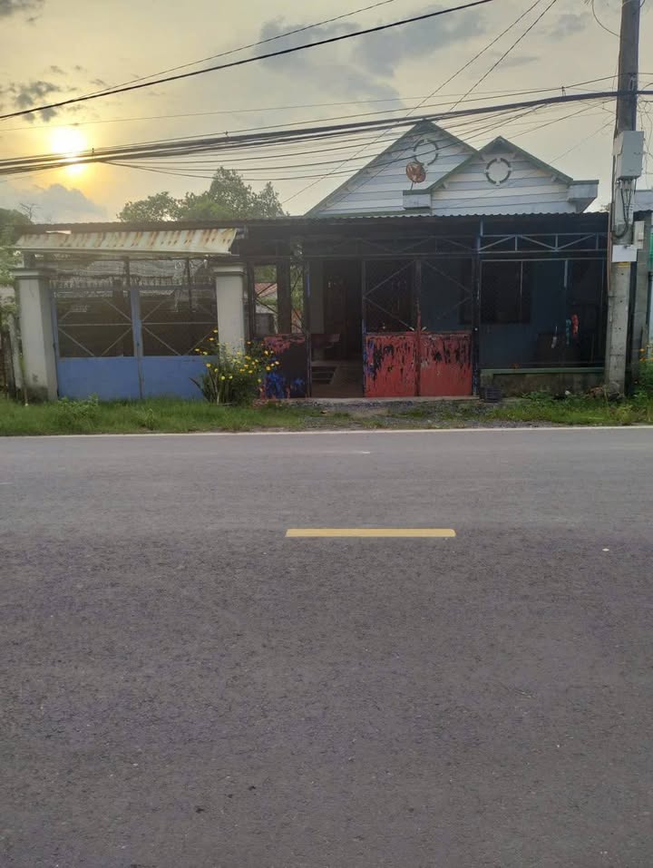 Bán gấp nhà mặt tiền đường Nguyễn Thị Nê, Củ Chi 319.5m² giá 6.1 tỷ - Kinh doanh thuận lợi!