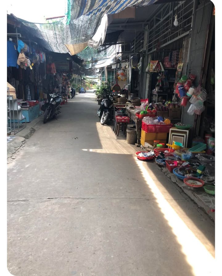 Cửa hàng bán đồ gia dụng cho thuê tại trung tâm chợ Cái Thia - Diện tích 123m² chỉ 4 triệu/tháng!