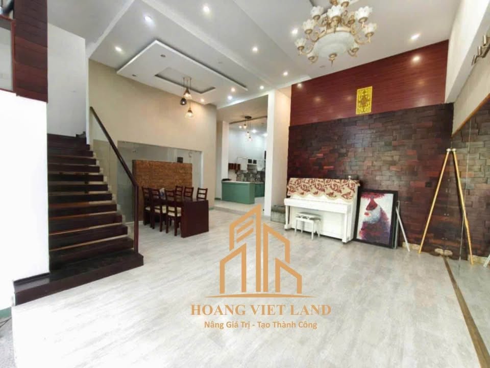 Biệt thự hẻm Nguyễn Đình Chiểu, Buôn Ma Thuột 160m² giá 10.2 tỷ - Không gian yên tĩnh, đầy đủ tiện nghi!