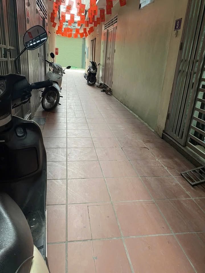 Nhà cho thuê Tư Đình, Long Biên 5 tầng giá 10 triệu - Full nội thất, ô tô vào tận nơi!