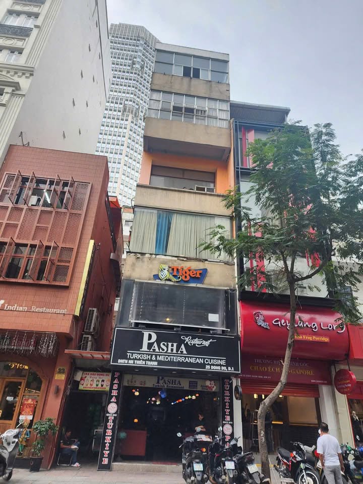 Nhà mặt tiền Đông Du, phường Bến Nghé, quận 1 - Đầu tư sinh lời tuyệt vời!