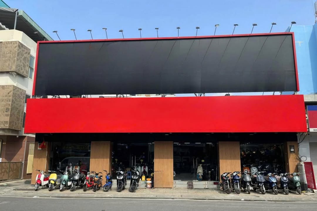 Cho thuê mặt bằng Nguyễn Thị Nhỏ, Quận 11 - Không gian rộng, vị trí đắc địa!