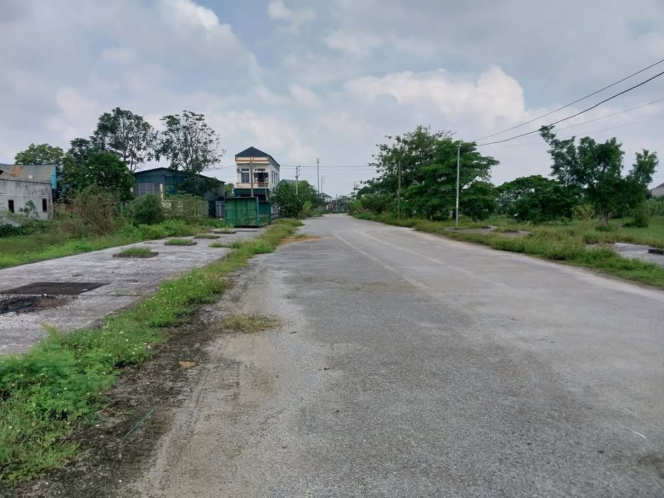 Đất nền Tân Phong - 100m² giá 1.35 tỷ - Vị trí đắc địa cho đầu tư!