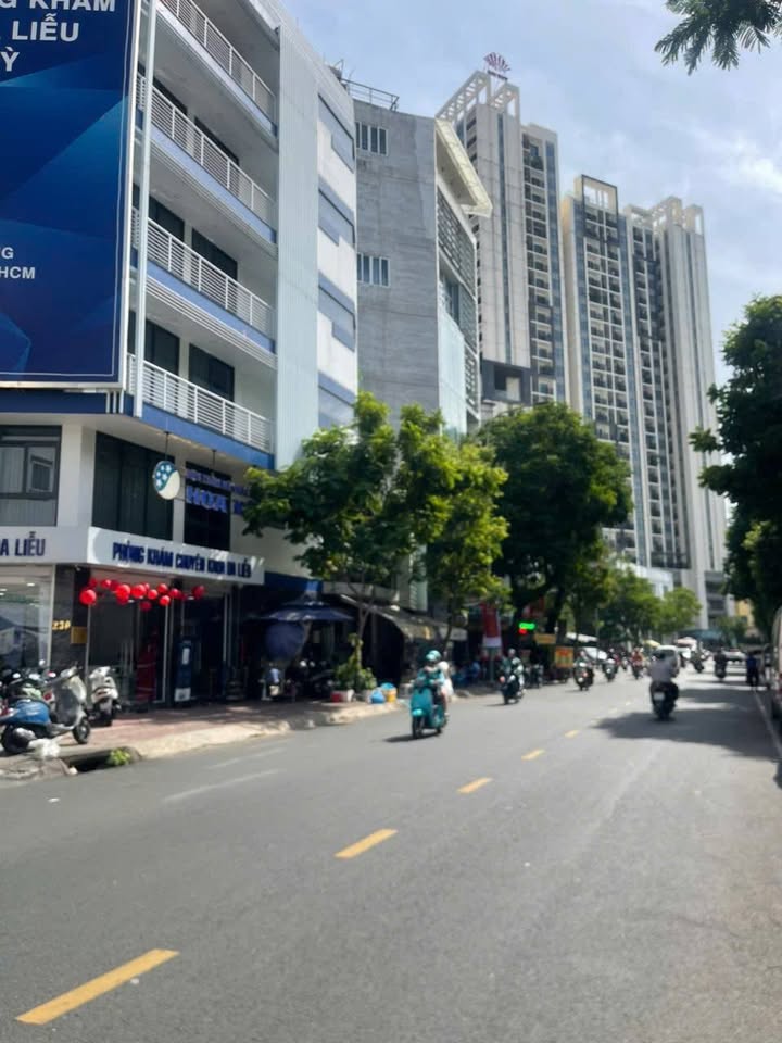 Nhà Mặt Tiền Cao Thắng, Quận 10, 93.6m² - Vị trí đắc địa, cơ hội đầu tư hấp dẫn!