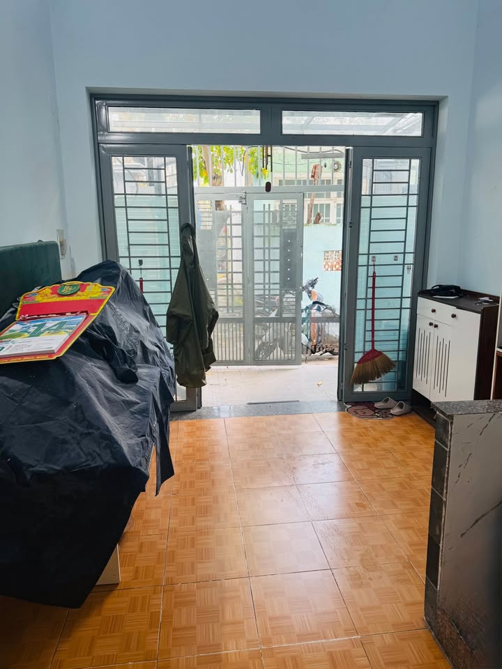 Nhà Hẻm Thông Xe Hơi Phường Phước Long A Quận 9 Giá 4.7 Tỷ - Sẵn Sàng Vào Ở!