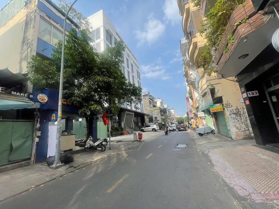 Cho thuê FrontHouse Nguyễn Văn Thủ, Q1 – Diện tích 160m², vị trí đắc địa!