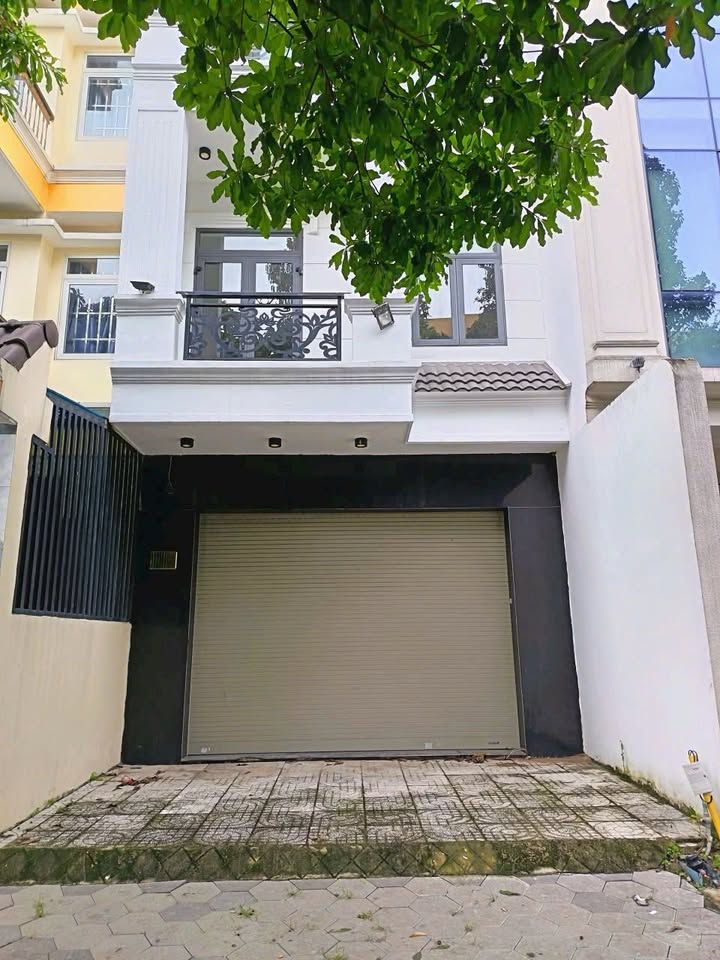 Shophouse cao cấp The Season Lái Thiêu 105m² giá 8 tỷ - Đầu tư sinh lời hấp dẫn!