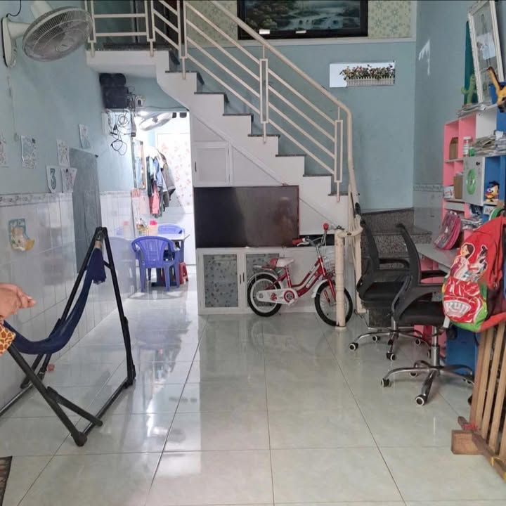 Nhà hẻm Nguyễn Thi Minh Khai, Quy Nhơn 40m² giá 1 tỷ - Sổ đỏ chính chủ!