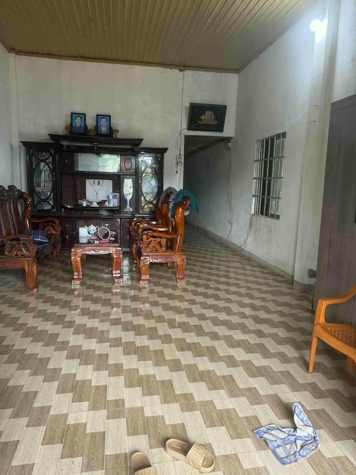 Nhà phố Nhân Cơ Đắk Nông 250m² giá 500 triệu - Dân cư đông đúc, giao thông thuận lợi!