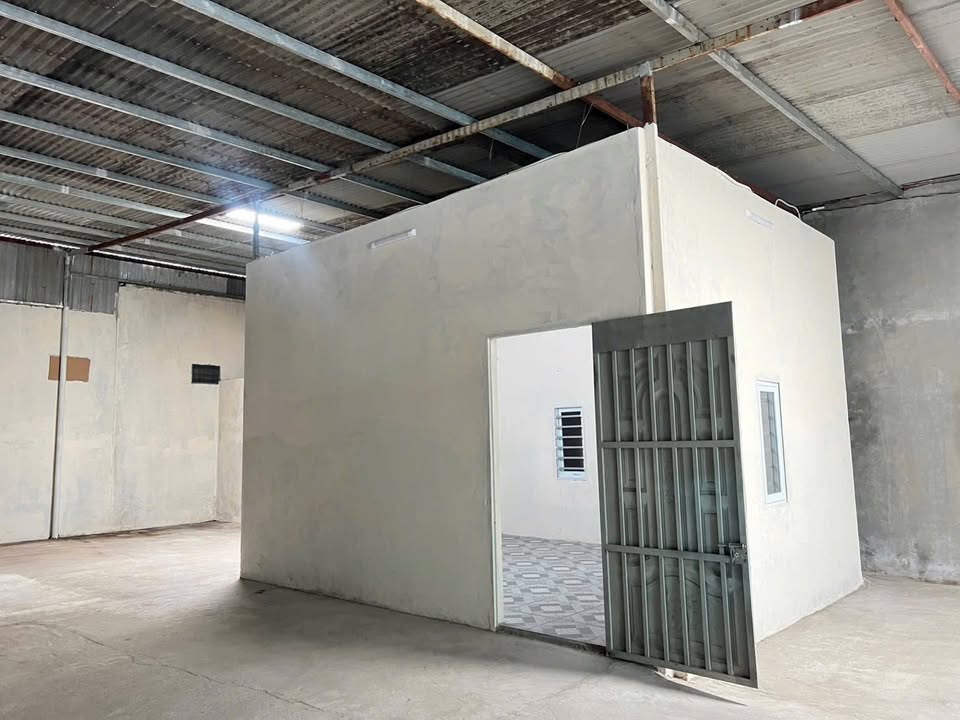 Kho cho thuê hẻm Bách Hoá Xanh, Trảng Dài 253m² giá 7 triệu - Diện tích rộng rãi, tiện ích đầy đủ!